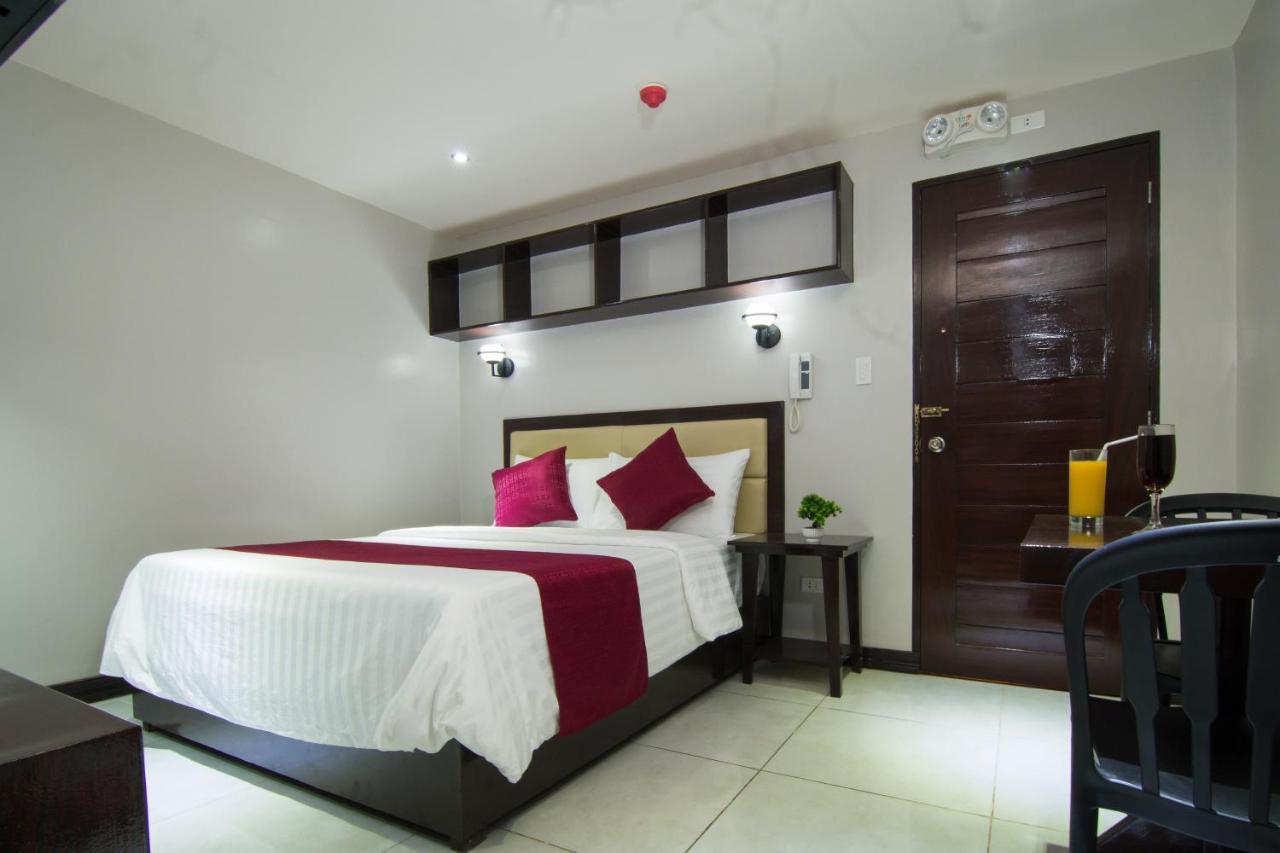 Diamond Hotel And Resto Catarman  Exterior photo
